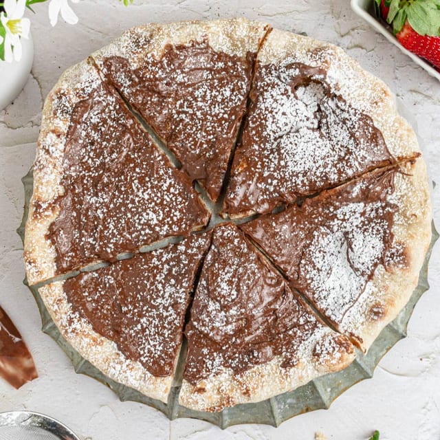 Nutella Pizza 12".
